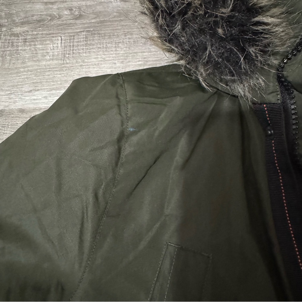 Michael Kors Big Boy Olive Green Puffer parka Coat with Faux Fur Hooded bib - Picture 10 of 12